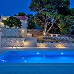 Joy - 40 M2 Heated Pool, 35 000 M2 Of Land Villa *