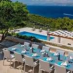 Joy - 40 M2 Heated Pool, 35 000 M2 Of Land Villa Pucisca
