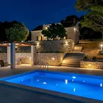 Villa Joy - 40 M2 Heated Pool, 35 000 M2 Of Land *