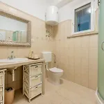 Joy - 40 M2 Heated Pool, 35 000 M2 Of Land Pucisca