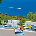 Joy - 40 M2 Heated Pool, 35 000 M2 Of Land Villa