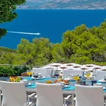 Joy - 40 M2 Heated Pool, 35 000 M2 Of Land *