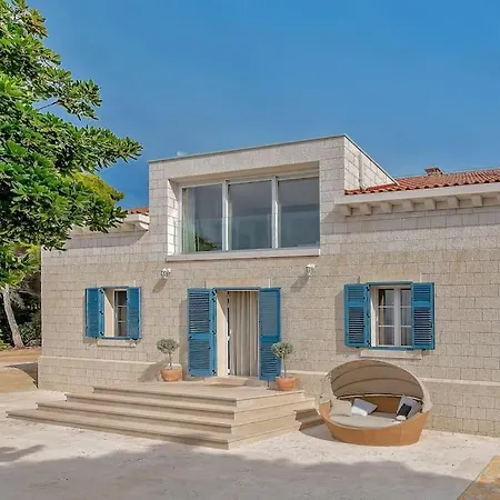 Villa Joy - 40 M2 Heated Pool, 35 000 M2 Of Land