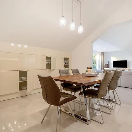 Villa Joy - 40 M2 Heated Pool, 35 000 M2 Of Land *